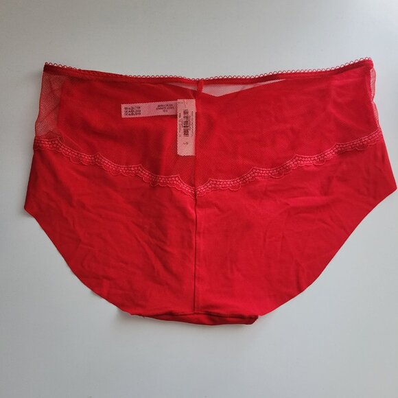 Victoria's Secret Lace Cheeky & Hipster Panties & Thong Lot of 3 Red & Black NWT - Picture 5 of 8